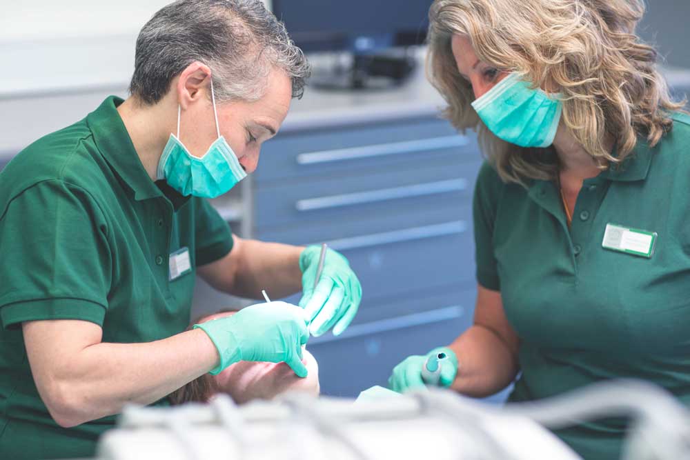 mondhygiene-biologische-tandarts-friesland-behandeling-foto mondhygiene-biologische-tandarts-friesland-behandeling-foto